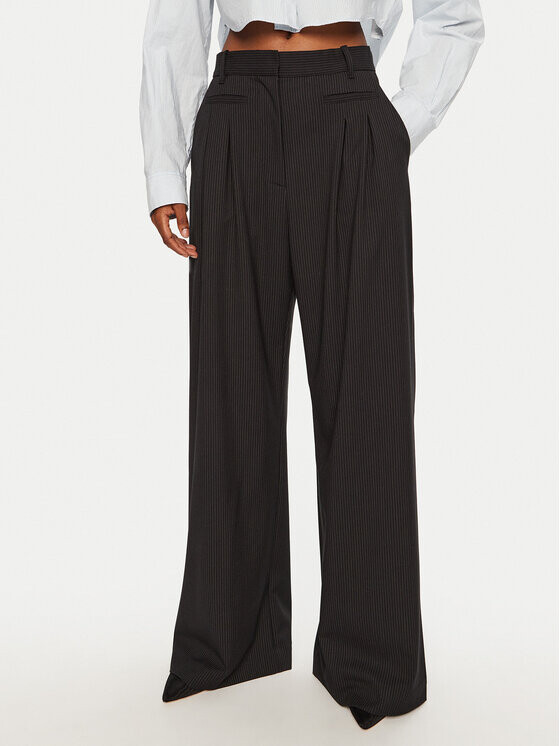 Тканевые брюки стандартного кроя Munthe, черный
Тканевые брюки стандартного кроя Munthe, черный