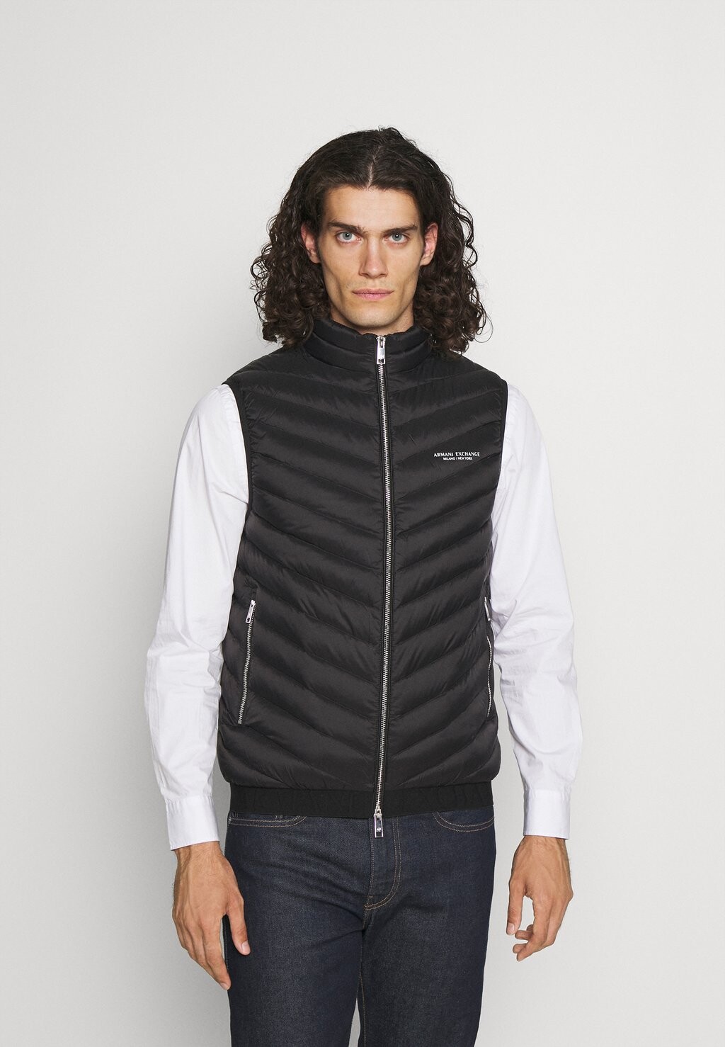 Жилет Armani Exchange ЖИЛЕТ, черный
Жилет Armani Exchange ЖИЛЕТ, черный