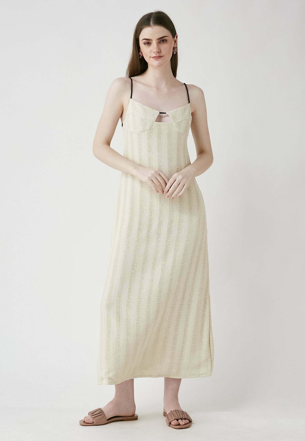 Вязаное платье ARIA MAI Be Sunset, бежевый
Вязаное платье ARIA MAI Be Sunset, бежевый