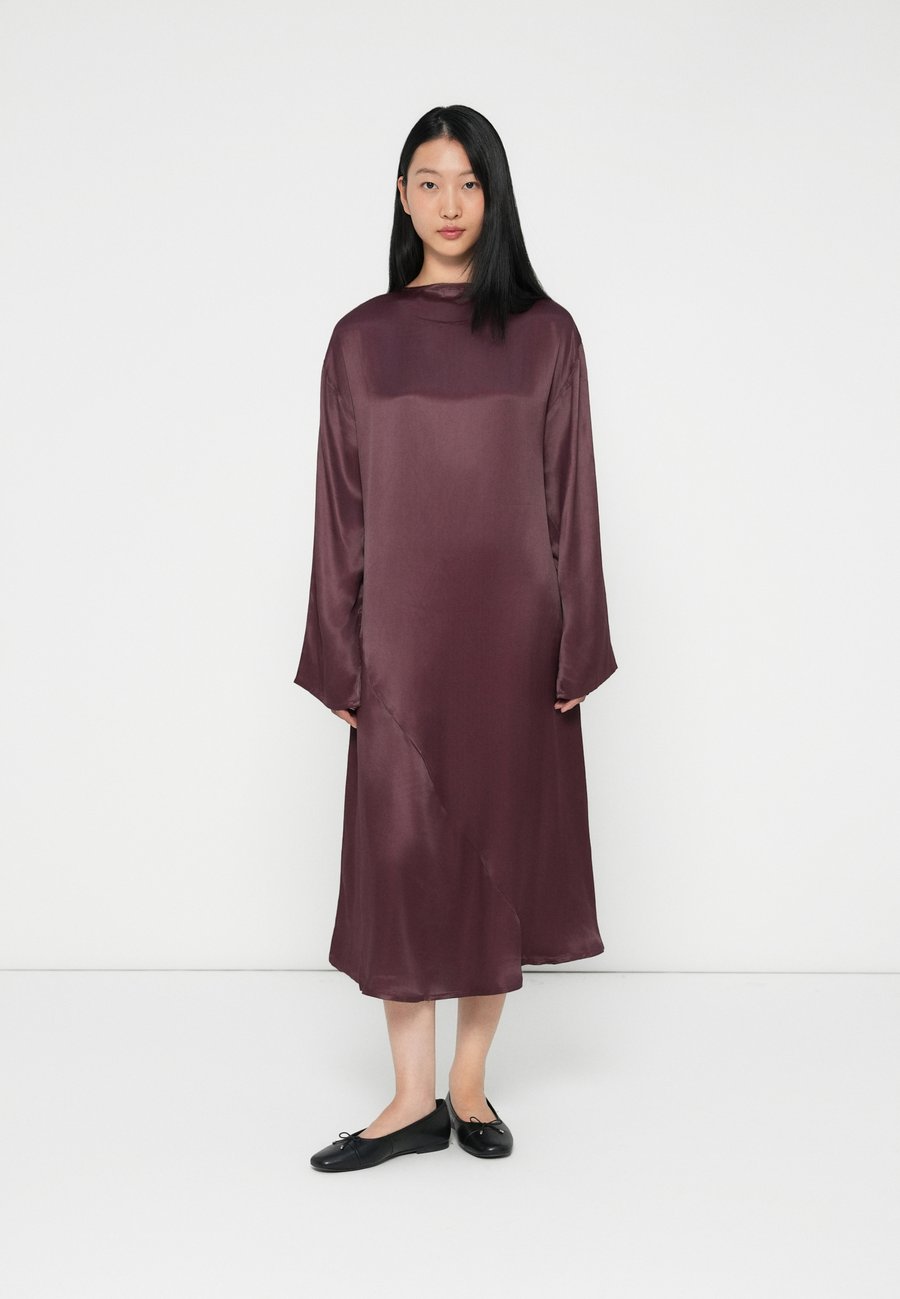 Платье 2nd Day MARIAS, Catawba Grape/Dark Red
Платье 2nd Day MARIAS, Catawba Grape/Dark Red