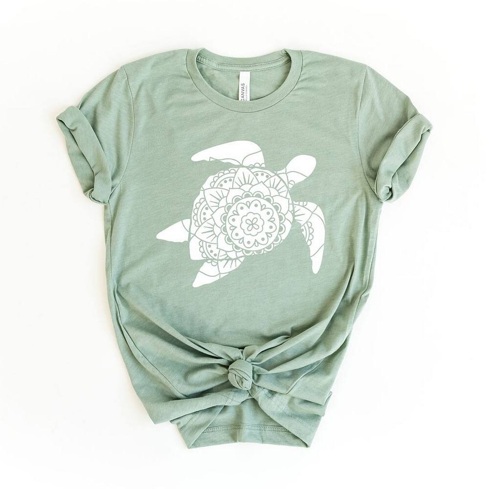 Футболка с короткими рукавами и рисунком Turtle Mandala Simply Sage Market, цвет Sage
Футболка с короткими рукавами и рисунком Turtle Mandala Simply Sage Market, цвет Sage