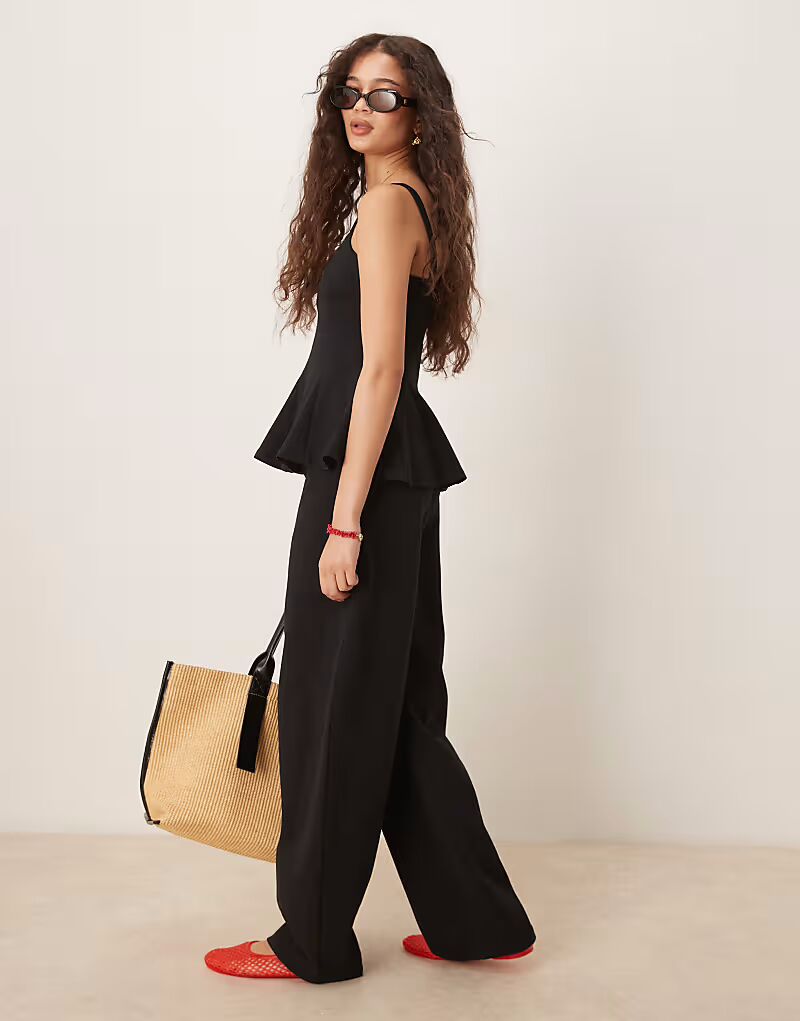 Комбинируемые брюки-бочонки черного цвета Asos Design
Комбинируемые брюки-бочонки черного цвета Asos Design