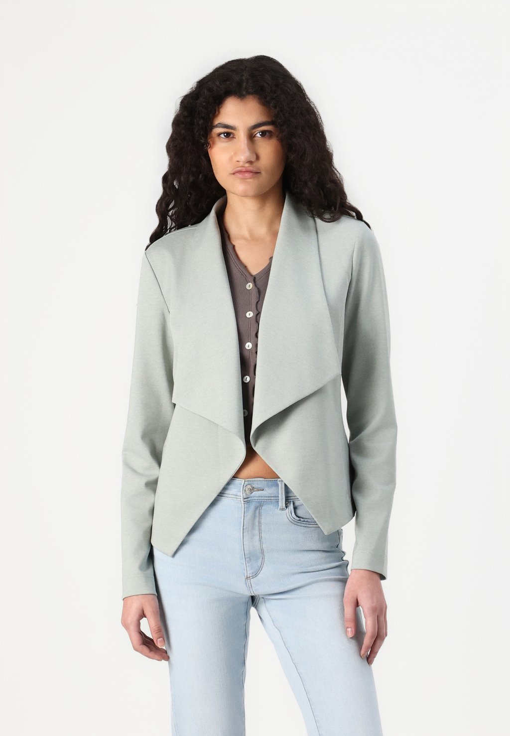 Блейзер ONLLILIA LIFE SHORT ONLY, светло-зеленый
Блейзер ONLLILIA LIFE SHORT ONLY, светло-зеленый