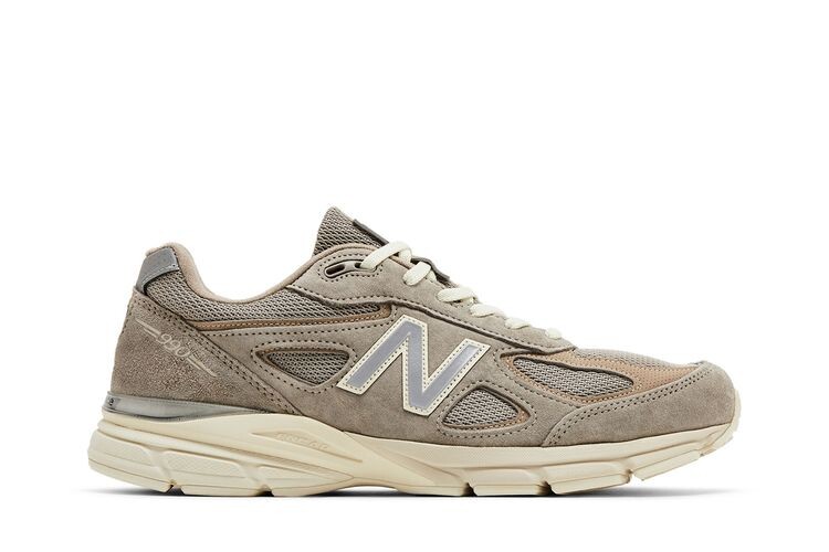 Кроссовки New Balance Kith x 990v4 Made in USA Moonrock, серый
Кроссовки New Balance Kith x 990v4 Made in USA Moonrock, серый