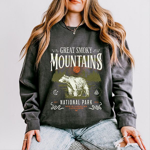 Свитшот Great Smokey Mountains National Park Bear Simply Sage Market, Pepper, Серый, Свитшот Great Smokey Mountains National Park Bear Simply Sage Market, Pepper
Свитшот Great Smokey Mountains National Park Bear Simply Sage Market, Pepper, Серый, Свитшот Great Smokey Mountains National Park Bear Simply Sage Market, Pepper