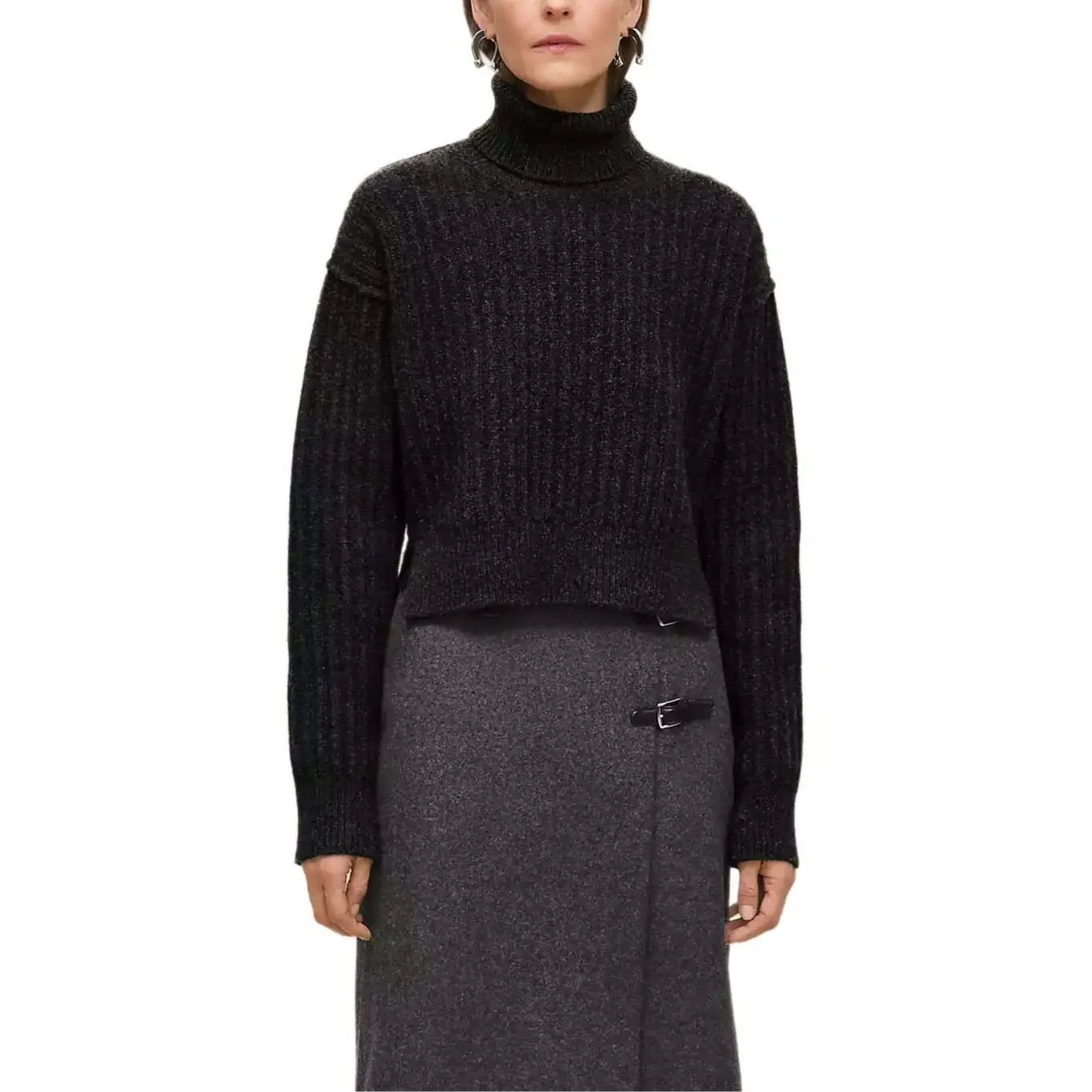 HERMES Свитер женский черный
HERMES Свитер женский черный