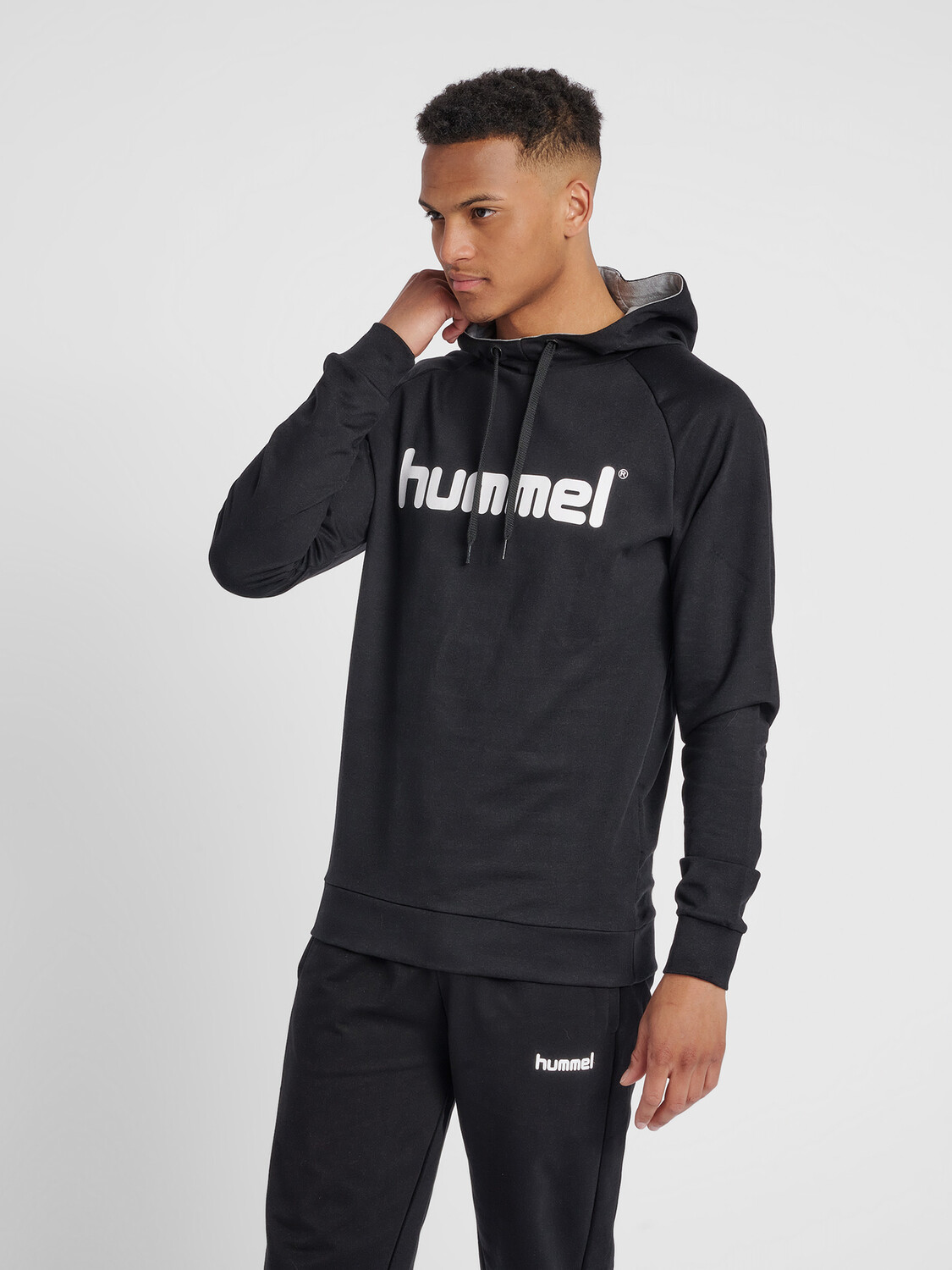 Толстовка Hummel Logo Hoodie Kapuzen Pullover HMLGO, черный
Толстовка Hummel Logo Hoodie Kapuzen Pullover HMLGO, черный