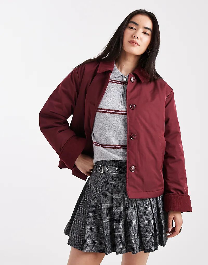 Короткая куртка Pieces с воротником-стойкой в стиле бургунди
Короткая куртка Pieces с воротником-стойкой в стиле бургунди
