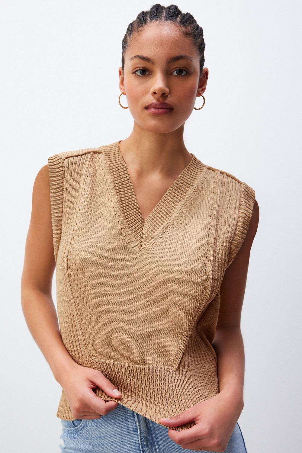 Трикотажный жилет майка с V образным вырезом в рубчик Next, коричневый
Трикотажный жилет майка с V образным вырезом в рубчик Next, коричневый