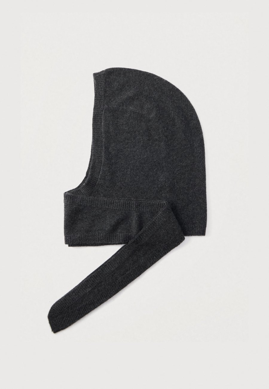 Шапка Holzweiler BALACLAVA UNISEX, Dark Grey
Шапка Holzweiler BALACLAVA UNISEX, Dark Grey