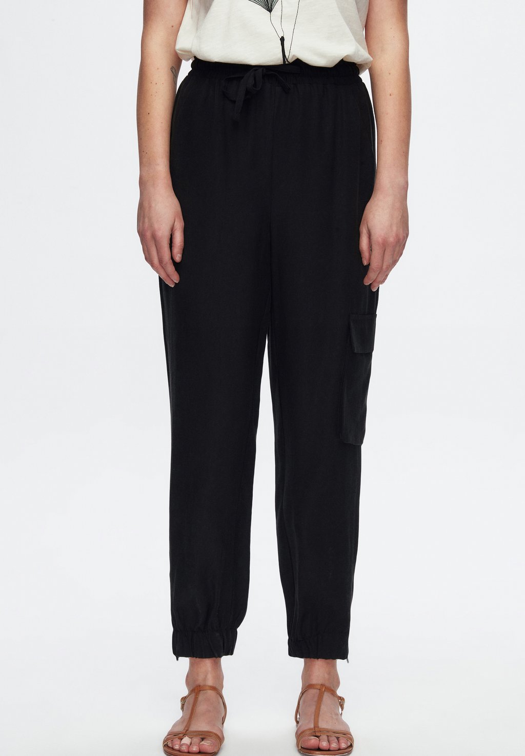 Спортивные штаны ELASTIC adL, черный
Спортивные штаны ELASTIC adL, черный