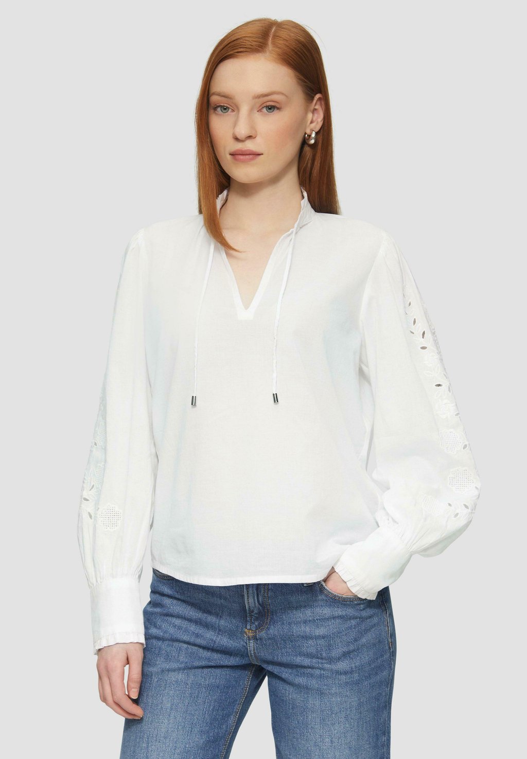 Блуза MIT STICKEREI AUF DEN ÄRMELN QS, белый
Блуза MIT STICKEREI AUF DEN ÄRMELN QS, белый