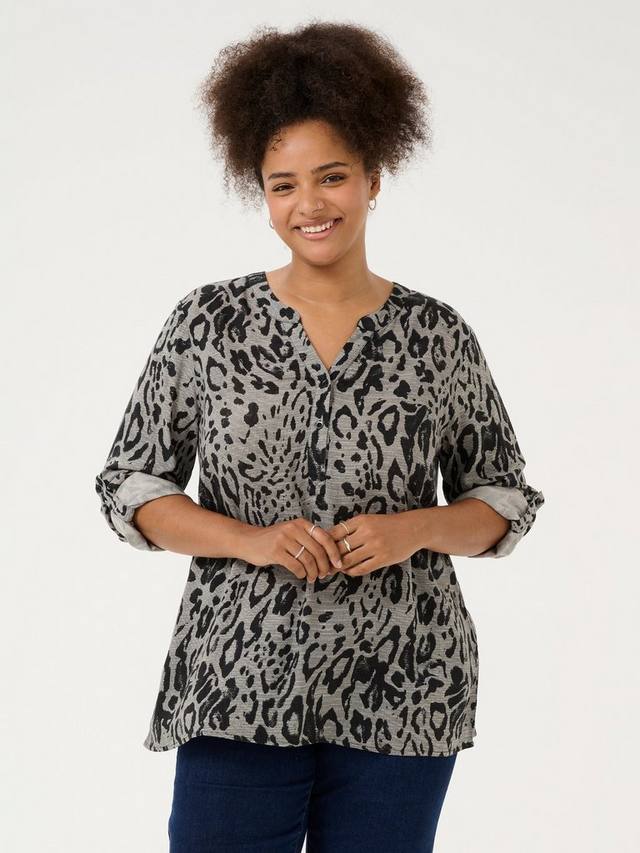 Топ с длинным рукавом с животным принтом mille KAFFE Curve, цвет Grey/Black
Топ с длинным рукавом с животным принтом mille KAFFE Curve, цвет Grey/Black
