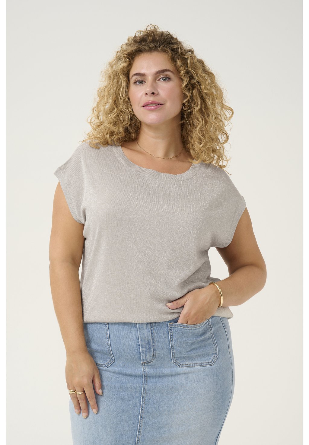 Базовая футболка KCREGITTA Kaffe Curve, песочный
Базовая футболка KCREGITTA Kaffe Curve, песочный