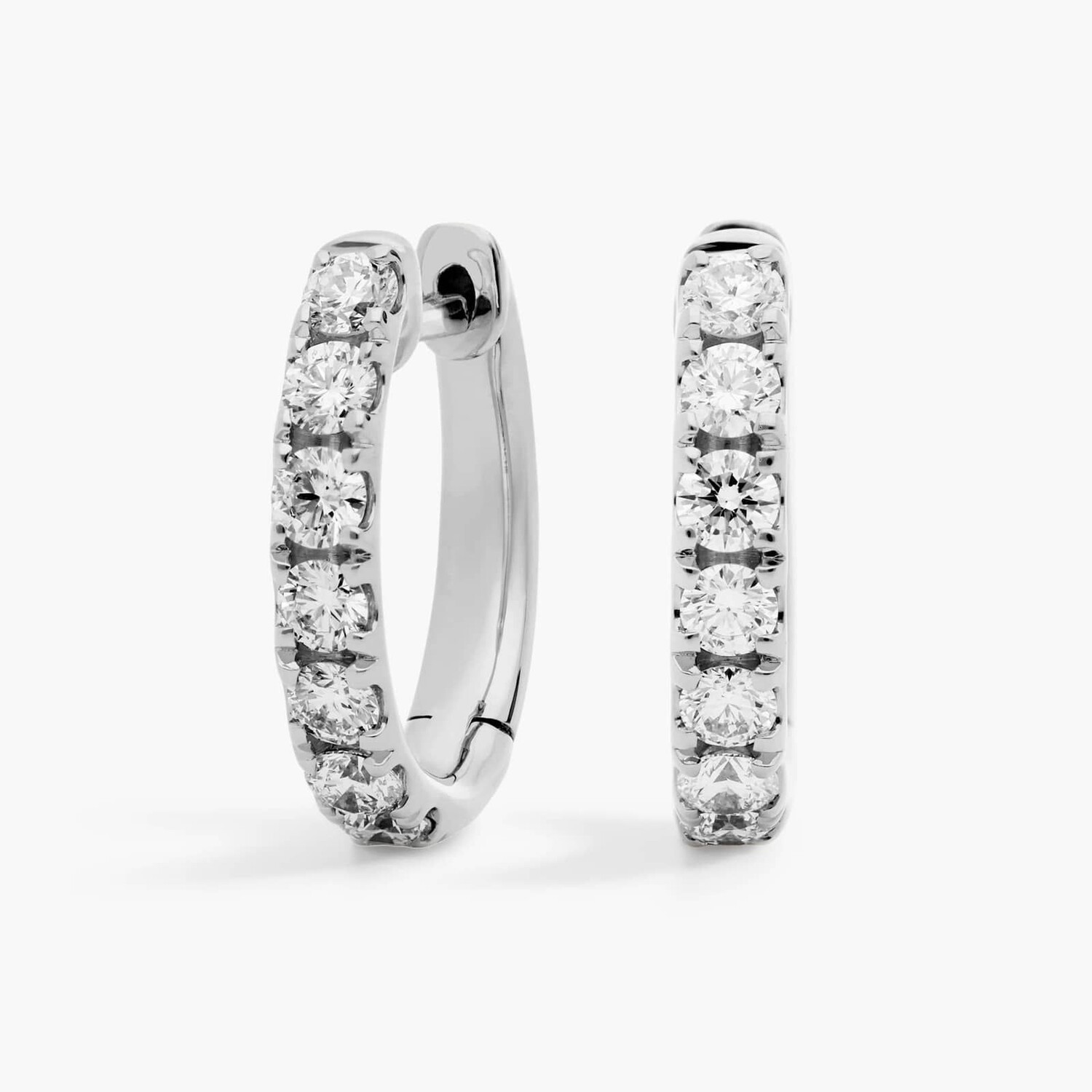 Серьги-кольца Riviera Diamond, обращенные вперед, из 14-каратного белого золота (3/4 карата, Tw) Blue Nile
Серьги-кольца Riviera Diamond, обращенные вперед, из 14-каратного белого золота (3/4 карата, Tw) Blue Nile