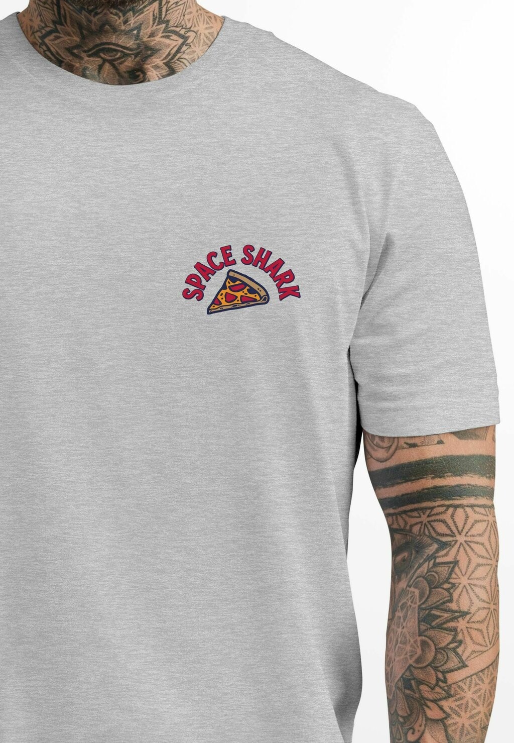 Футболка с принтом SCHRIFTZUG HOT PIZZA SPACE SHARK ASTRONAUT FASHION STREETSTYLE NEVERLESS Neverless, серый
Футболка с принтом SCHRIFTZUG HOT PIZZA SPACE SHARK ASTRONAUT FASHION STREETSTYLE NEVERLESS Neverless, серый