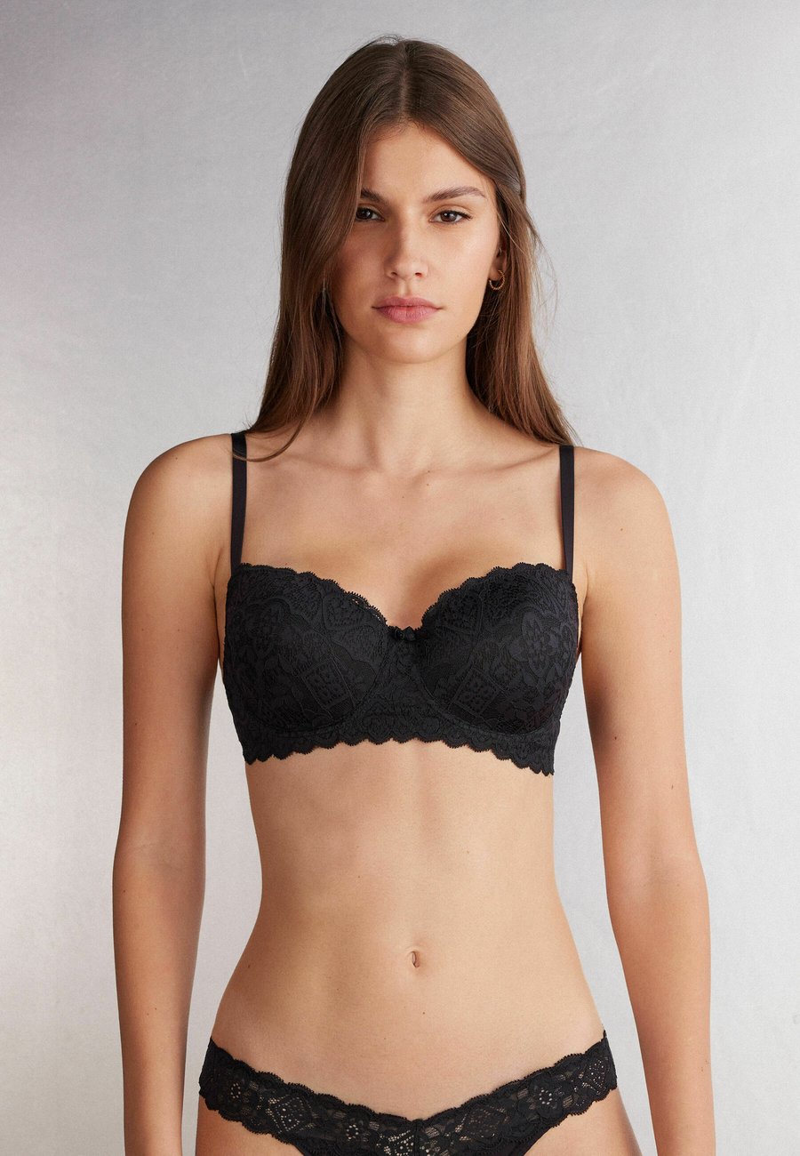 Бюстгальтер Intimissimi Balconette bra, Black
Бюстгальтер Intimissimi Balconette bra, Black
