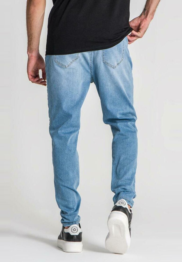 Джинсы прямого кроя RIPPED CARROT Gianni Kavanagh, светло-голубой
Джинсы прямого кроя RIPPED CARROT Gianni Kavanagh, светло-голубой