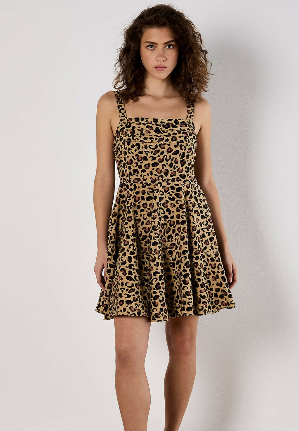 Повседневное платье ANIMAL GODET Apricot, цвет Stone
Повседневное платье ANIMAL GODET Apricot, цвет Stone