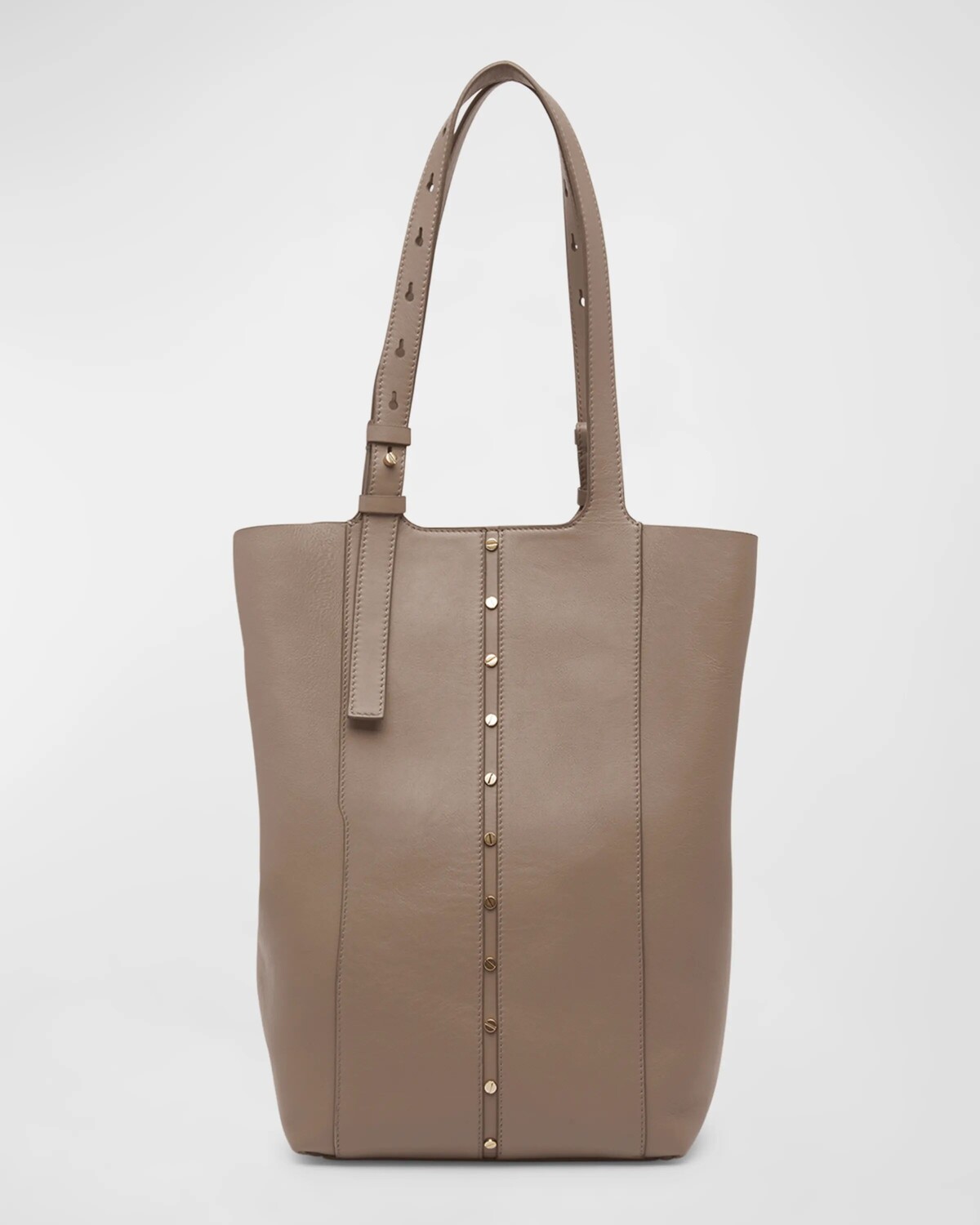 24.7 Кожаная большая сумка с заклепками North-South Golden Goose, цвет Cappuccino
24.7 Кожаная большая сумка с заклепками North-South Golden Goose, цвет Cappuccino