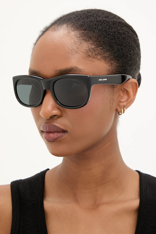 Солнцезащитные очки Saint Laurent, черный
Солнцезащитные очки Saint Laurent, черный