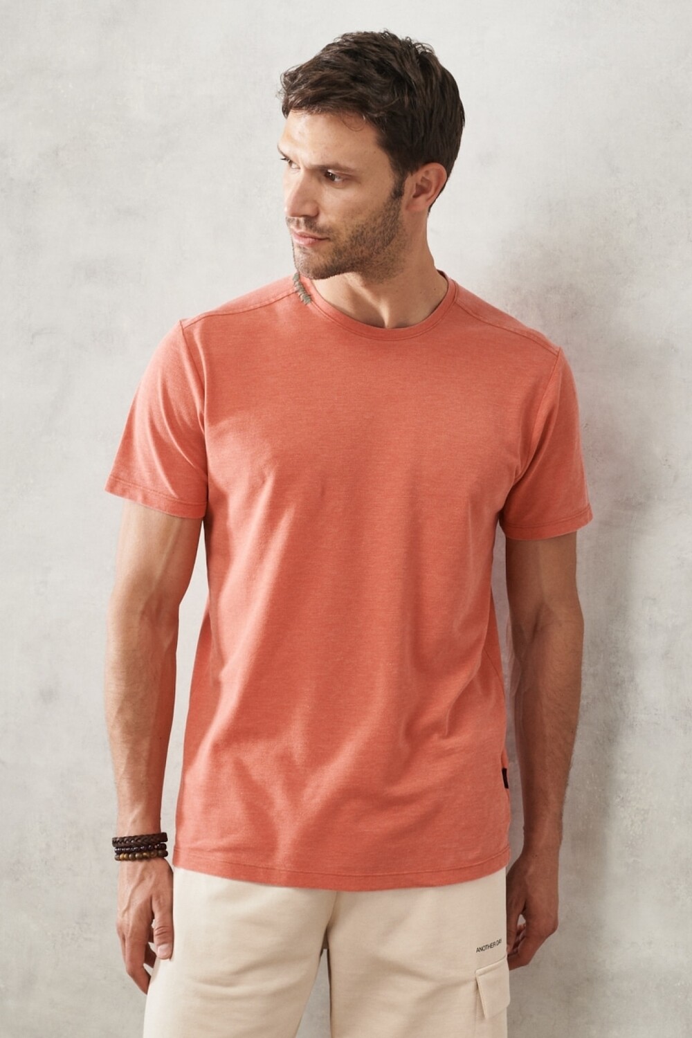 Мужская хлопковая футболка узкого кроя с круглым вырезом Brick Slim Fit AC&Co/Altınyıldız Classics AC&Co Altinyildiz Classics, оранжевый
Мужская хлопковая футболка узкого кроя с круглым вырезом Brick Slim Fit AC&Co/Altınyıldız Classics AC&Co Altinyildiz Classics, оранжевый