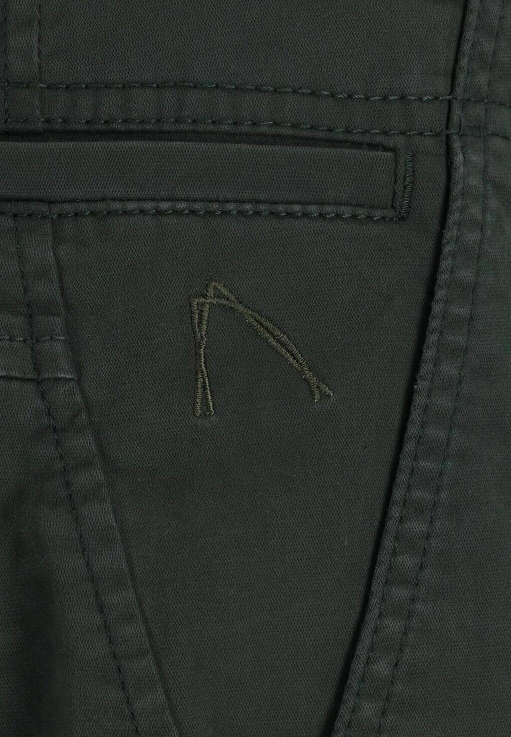 Шорты Riot.S Gamma CHASIN', темно-зеленые
Шорты Riot.S Gamma CHASIN', темно-зеленые