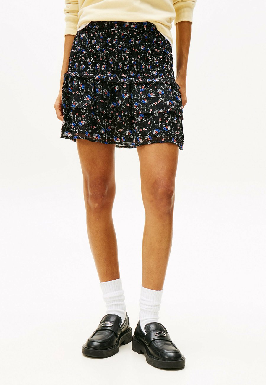 Юбка Tommy Jeans A-line skirt, Small Flowers Aop/Black
Юбка Tommy Jeans A-line skirt, Small Flowers Aop/Black