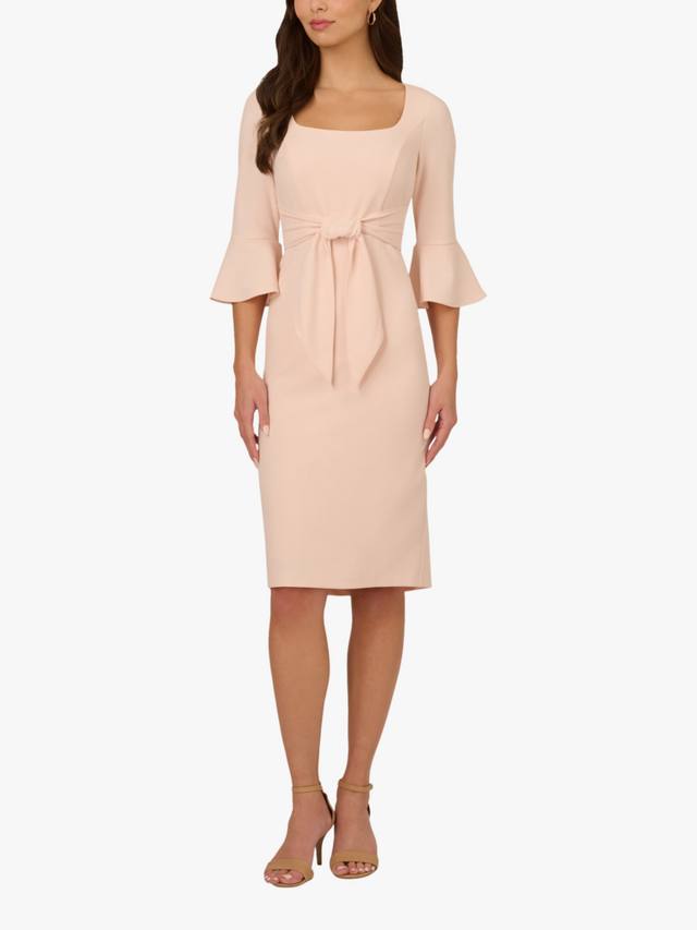 Платье с завязками на рукавах-клеш спереди Adrianna Papell, цвет Pink Blush
Платье с завязками на рукавах-клеш спереди Adrianna Papell, цвет Pink Blush