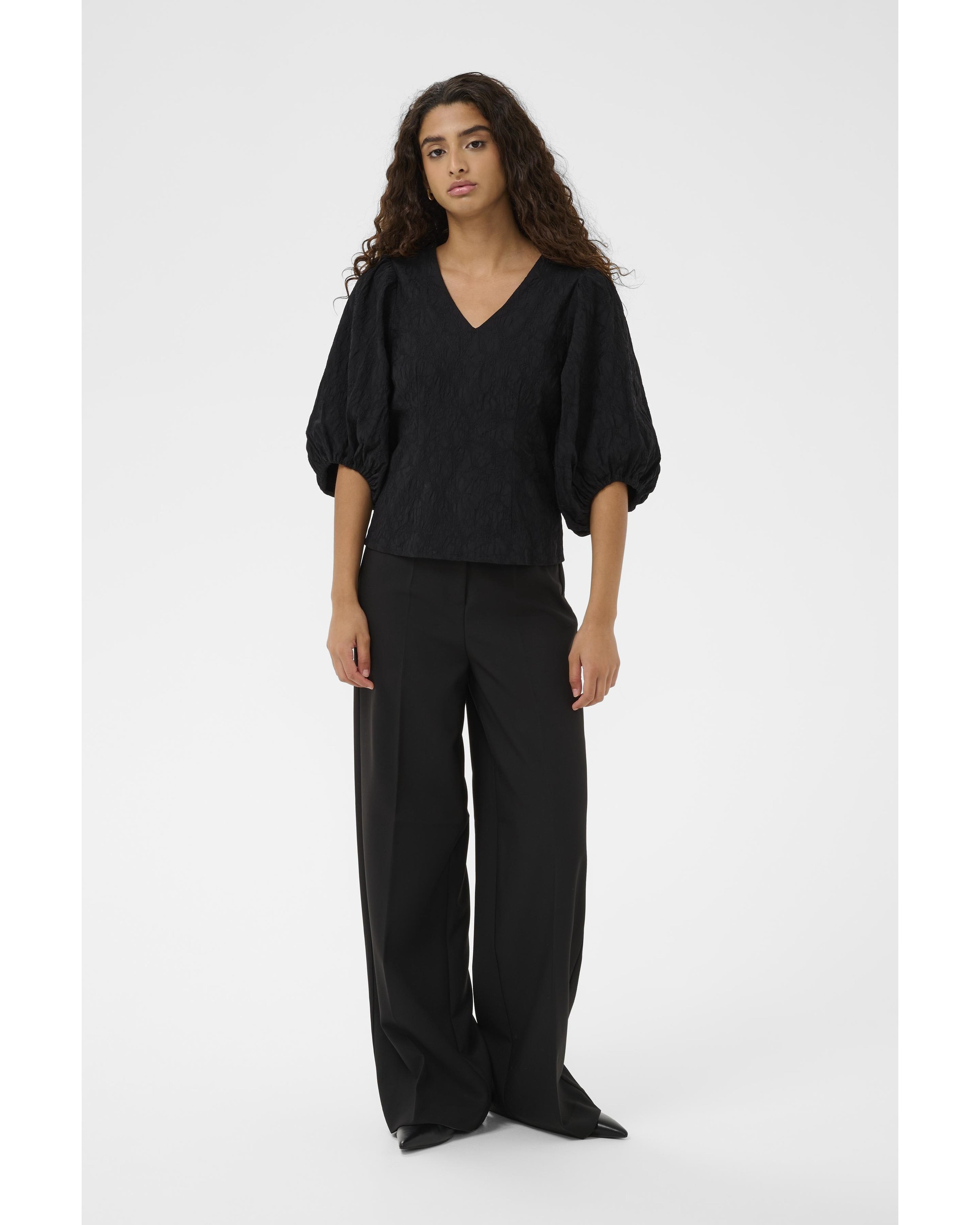 SOAKED IN LUXURY Блузка 'SLMaybel' в черном цвете
SOAKED IN LUXURY Блузка 'SLMaybel' в черном цвете