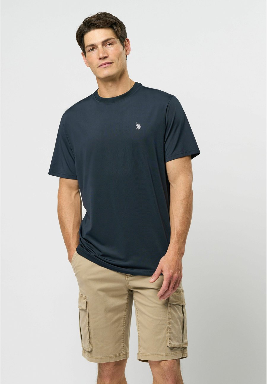 Футболка U.S. Polo Assn. Basic T-shirt, Dark Sapphire/Dark Blue, Синий, Футболка U.S. Polo Assn. Basic T-shirt, Dark Sapphire/Dark Blue
Футболка U.S. Polo Assn. Basic T-shirt, Dark Sapphire/Dark Blue, Синий, Футболка U.S. Polo Assn. Basic T-shirt, Dark Sapphire/Dark Blue