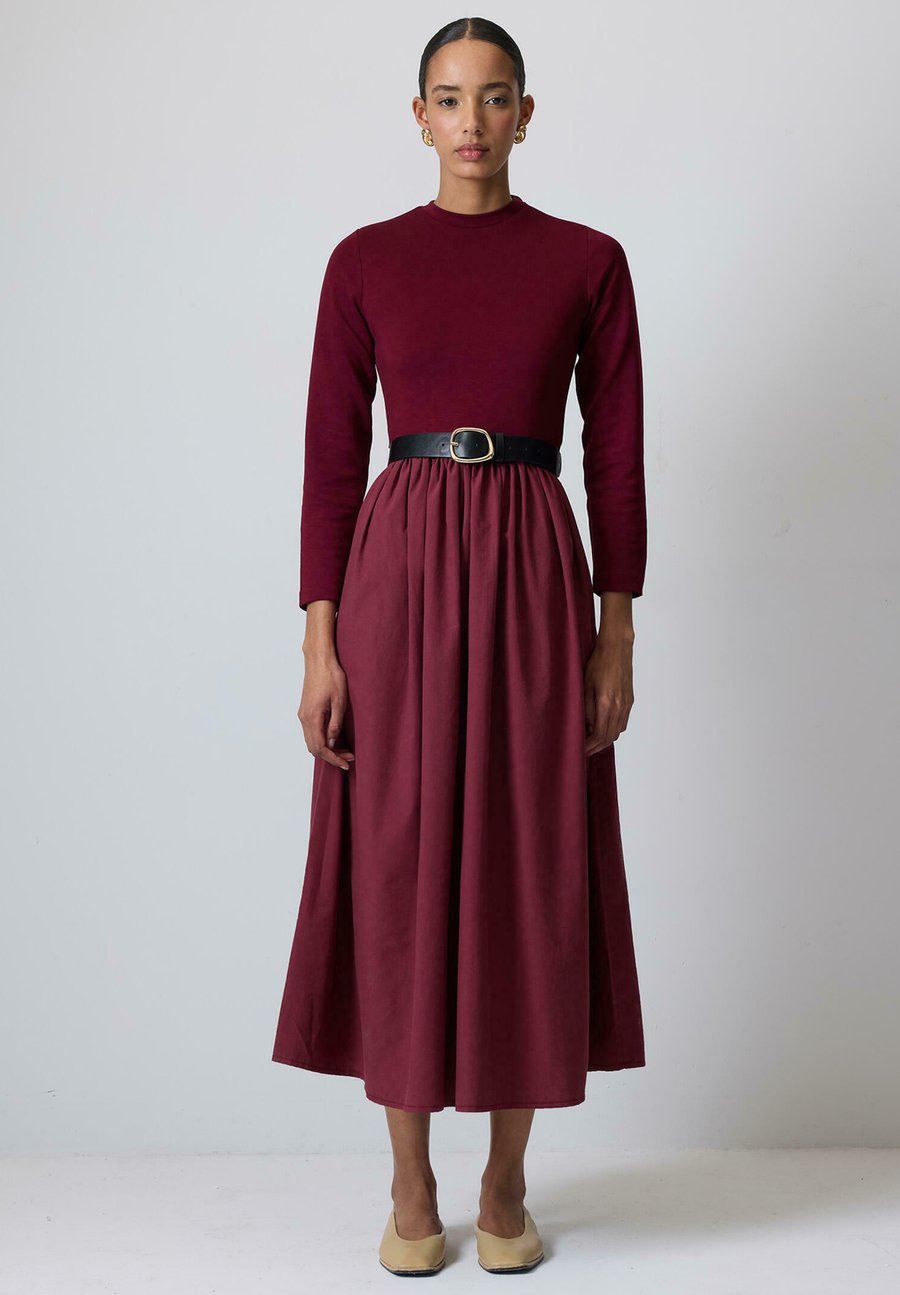 Платье Touché Privé PLEATED DETAILED, Red/Bordeaux
Платье Touché Privé PLEATED DETAILED, Red/Bordeaux