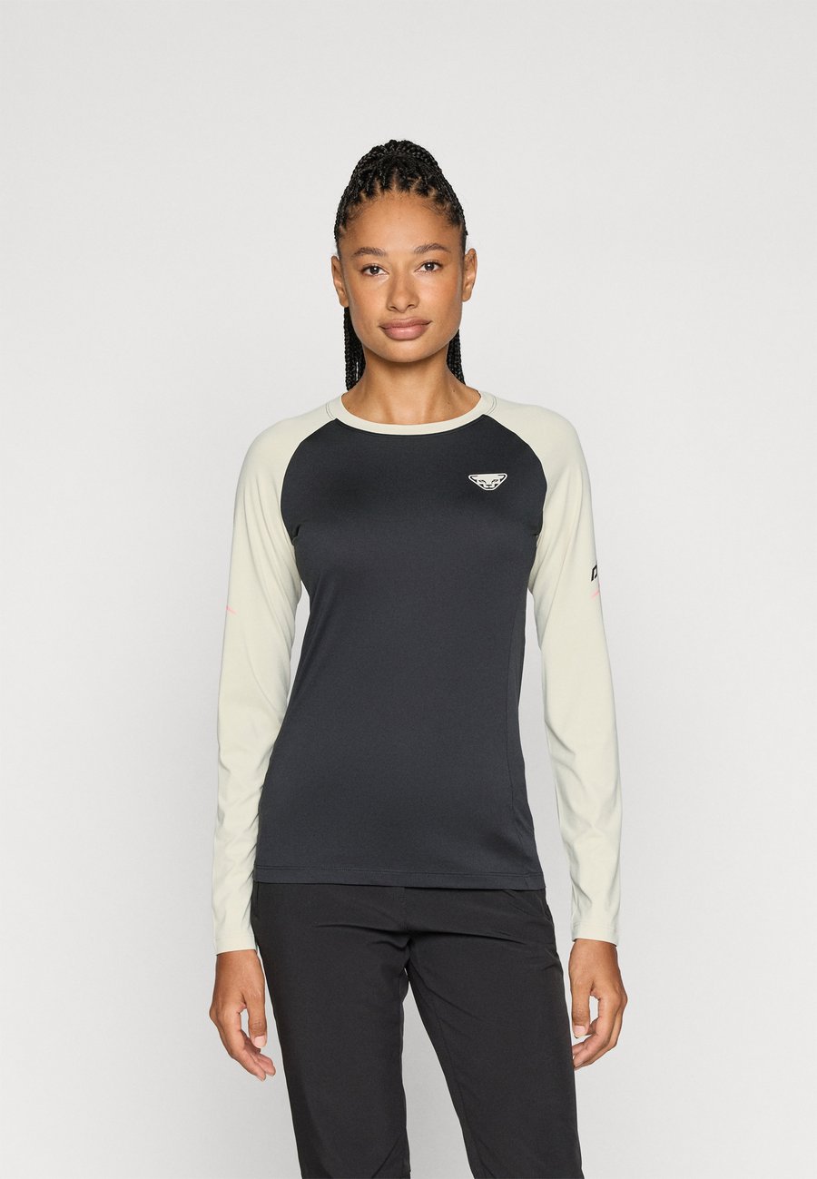 Топ Dynafit ALPINE PRO TEE, Overcast/Off-White
Топ Dynafit ALPINE PRO TEE, Overcast/Off-White