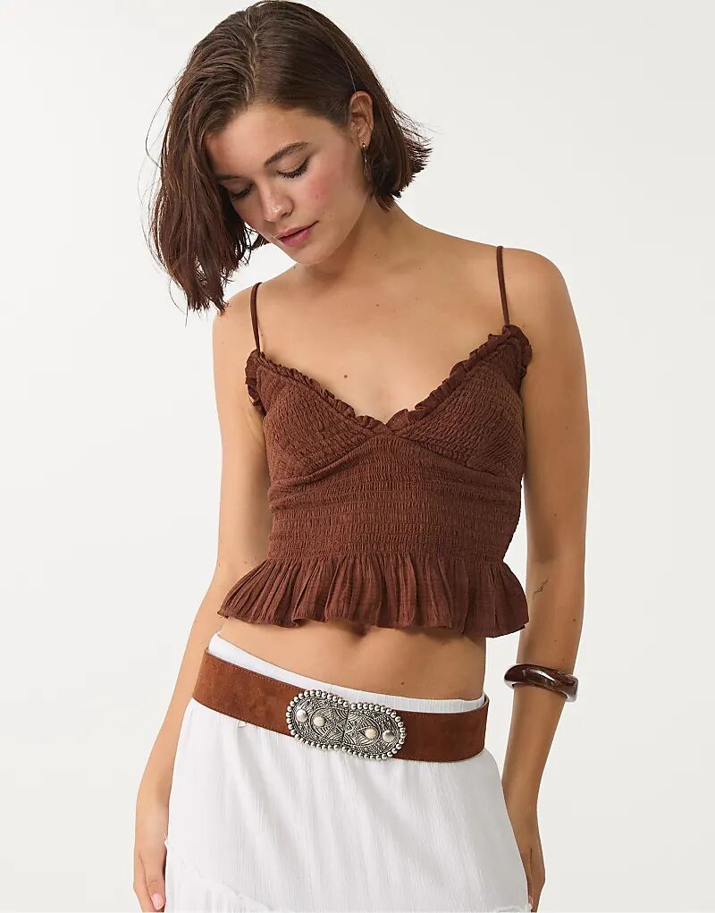 Приталенный топ Stradivarius с оборками коричневого цвета
Приталенный топ Stradivarius с оборками коричневого цвета