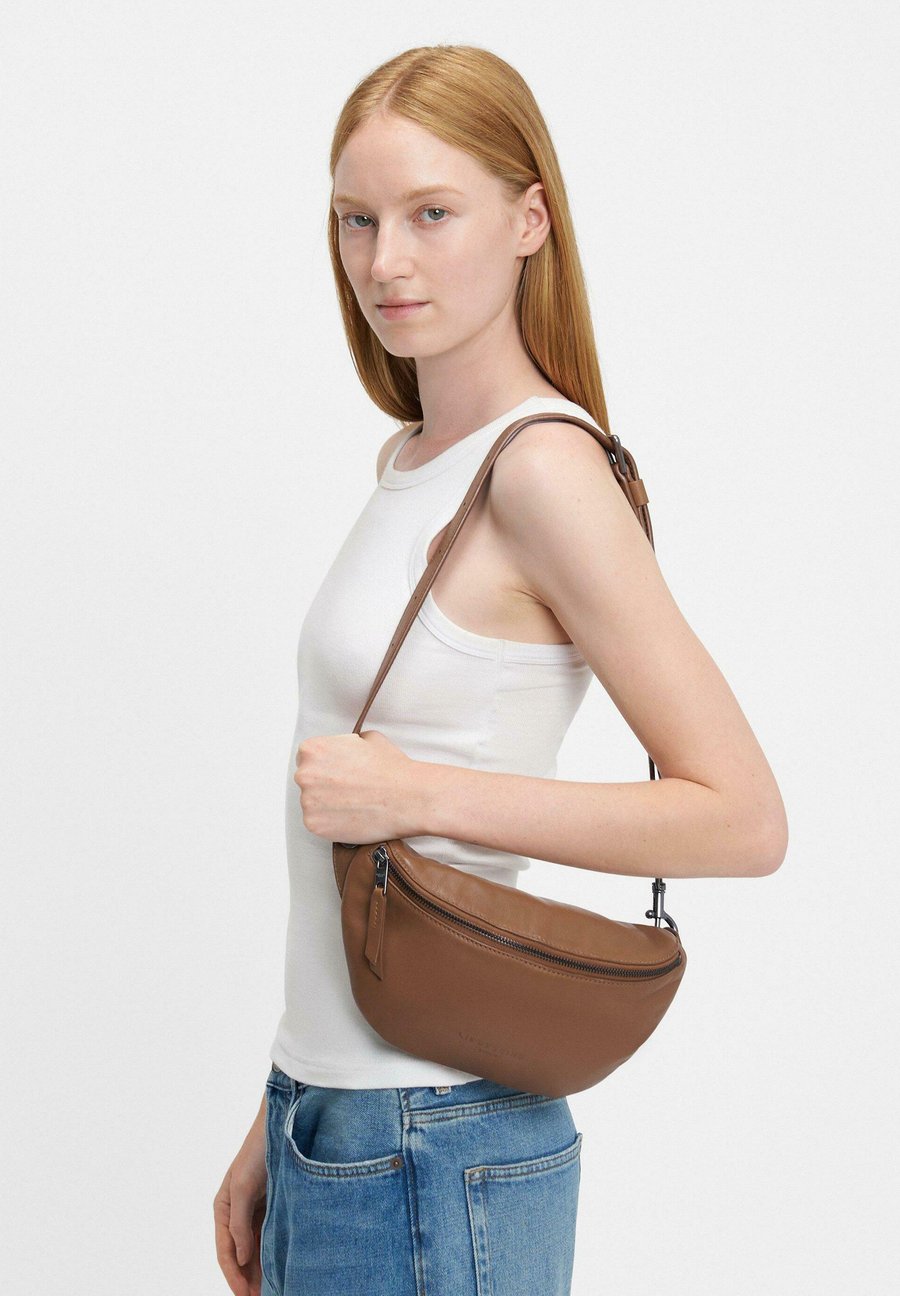 Сумка кросс-боди Liebeskind Berlin GERÄUMIGE, Karamell/Light Brown
Сумка кросс-боди Liebeskind Berlin GERÄUMIGE, Karamell/Light Brown