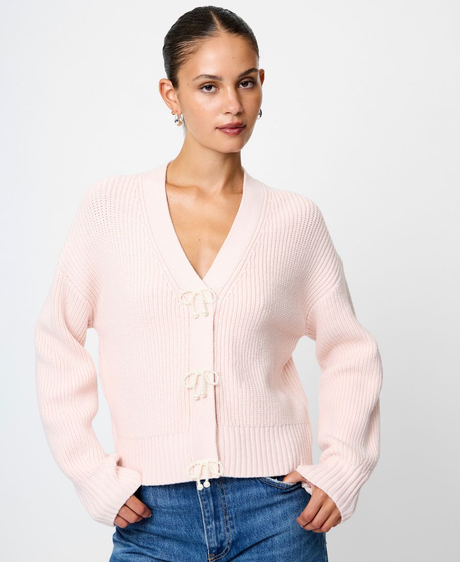 Женский кардиган из мягкой пряжи с V-образным вырезом и бантом French Connection, Soft Blush
Женский кардиган из мягкой пряжи с V-образным вырезом и бантом French Connection, Soft Blush