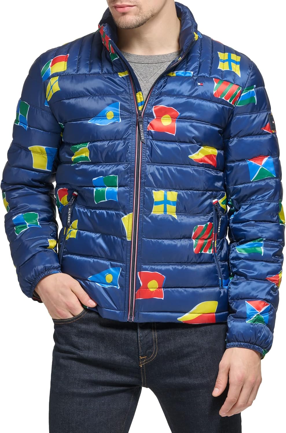 Мужская стеганая куртка Tommy Hilfiger с вышитым логотипом, Navy Flag Print
Мужская стеганая куртка Tommy Hilfiger с вышитым логотипом, Navy Flag Print