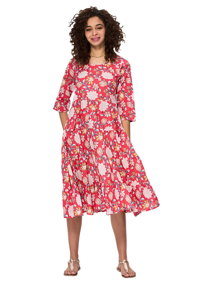 Платье до колена Aller Simplement
Платье до колена Aller Simplement