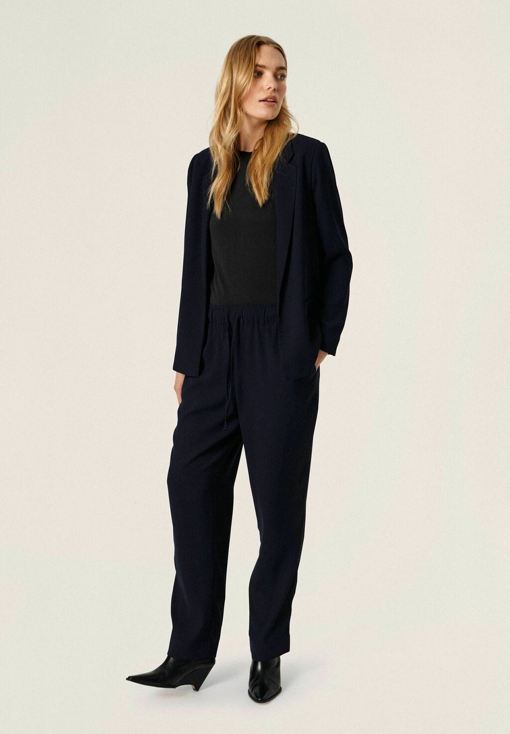 Блейзер Soaked in Luxury
Блейзер Soaked in Luxury