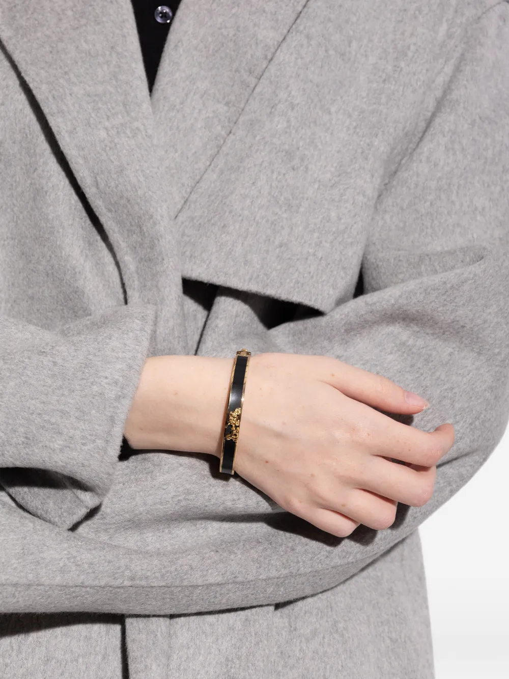 Браслет с табличкой-логотипом Coach, золотистый
Браслет с табличкой-логотипом Coach, золотистый