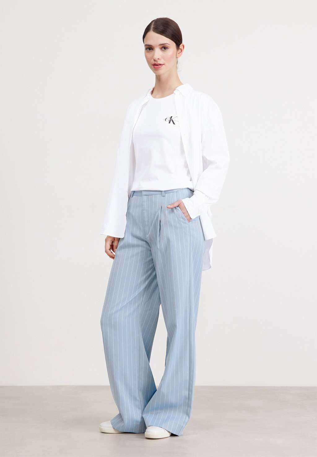 Базовая футболка Monologo Slim Tee 2 Pack Calvin Klein Jeans, цвет sepia rose/bright white
Базовая футболка Monologo Slim Tee 2 Pack Calvin Klein Jeans, цвет sepia rose/bright white