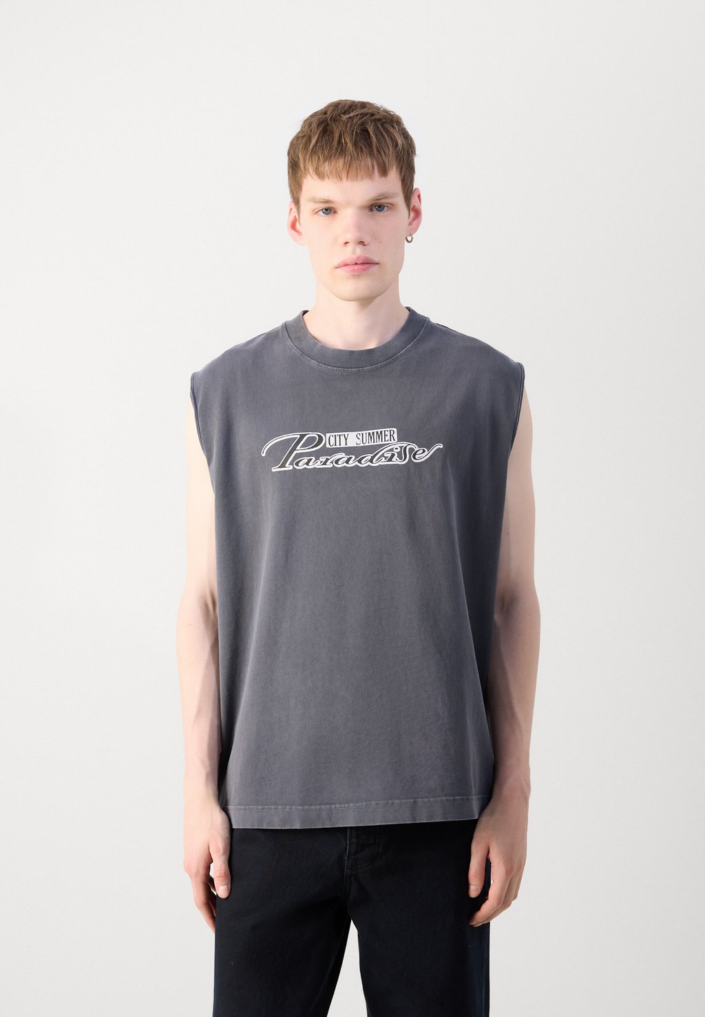 Майка OPEN END PARADISE BIG Mads Nørgaard, темно-серый
Майка OPEN END PARADISE BIG Mads Nørgaard, темно-серый