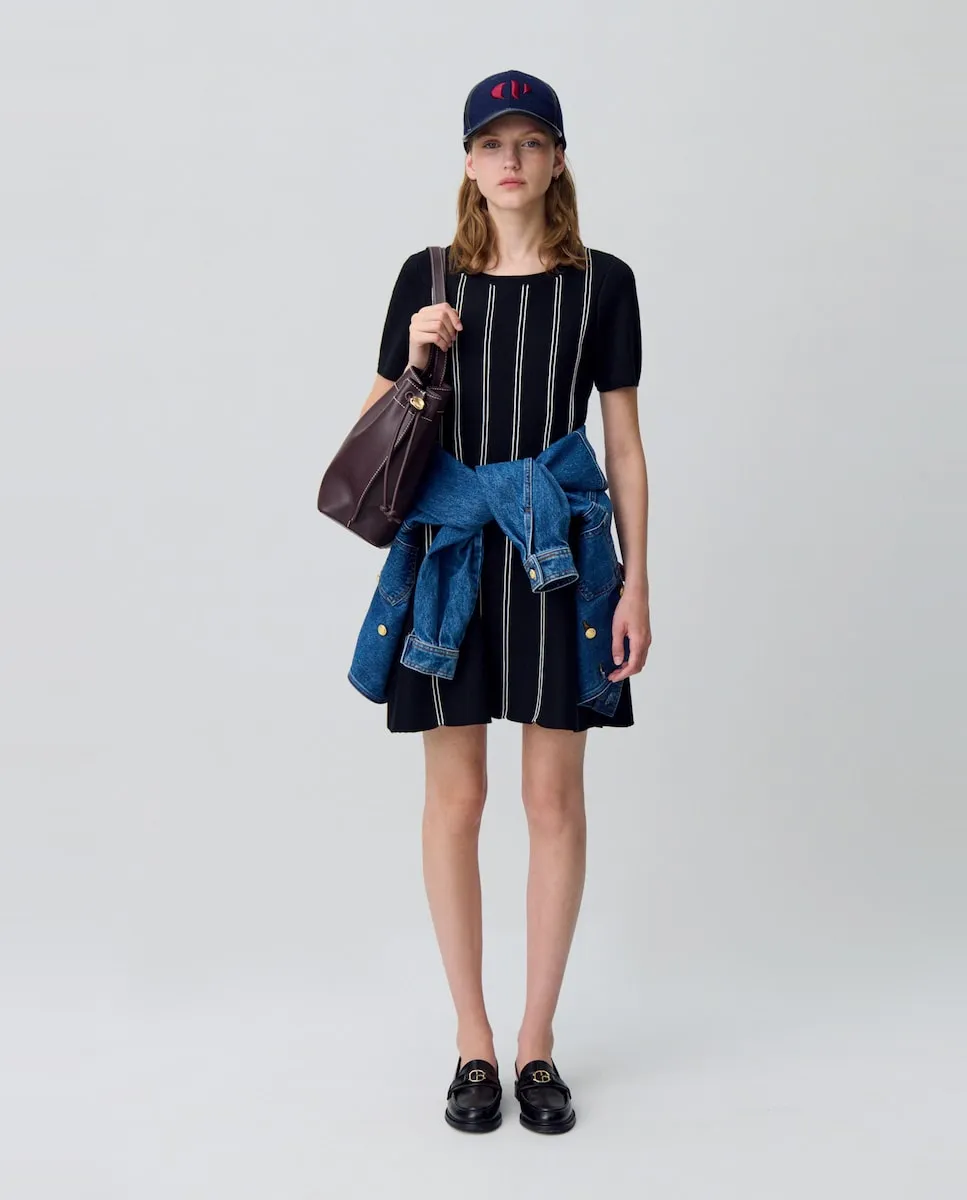 Короткое трикотажное платье для фигурного катания Claudie Pierlot, черный
Короткое трикотажное платье для фигурного катания Claudie Pierlot, черный