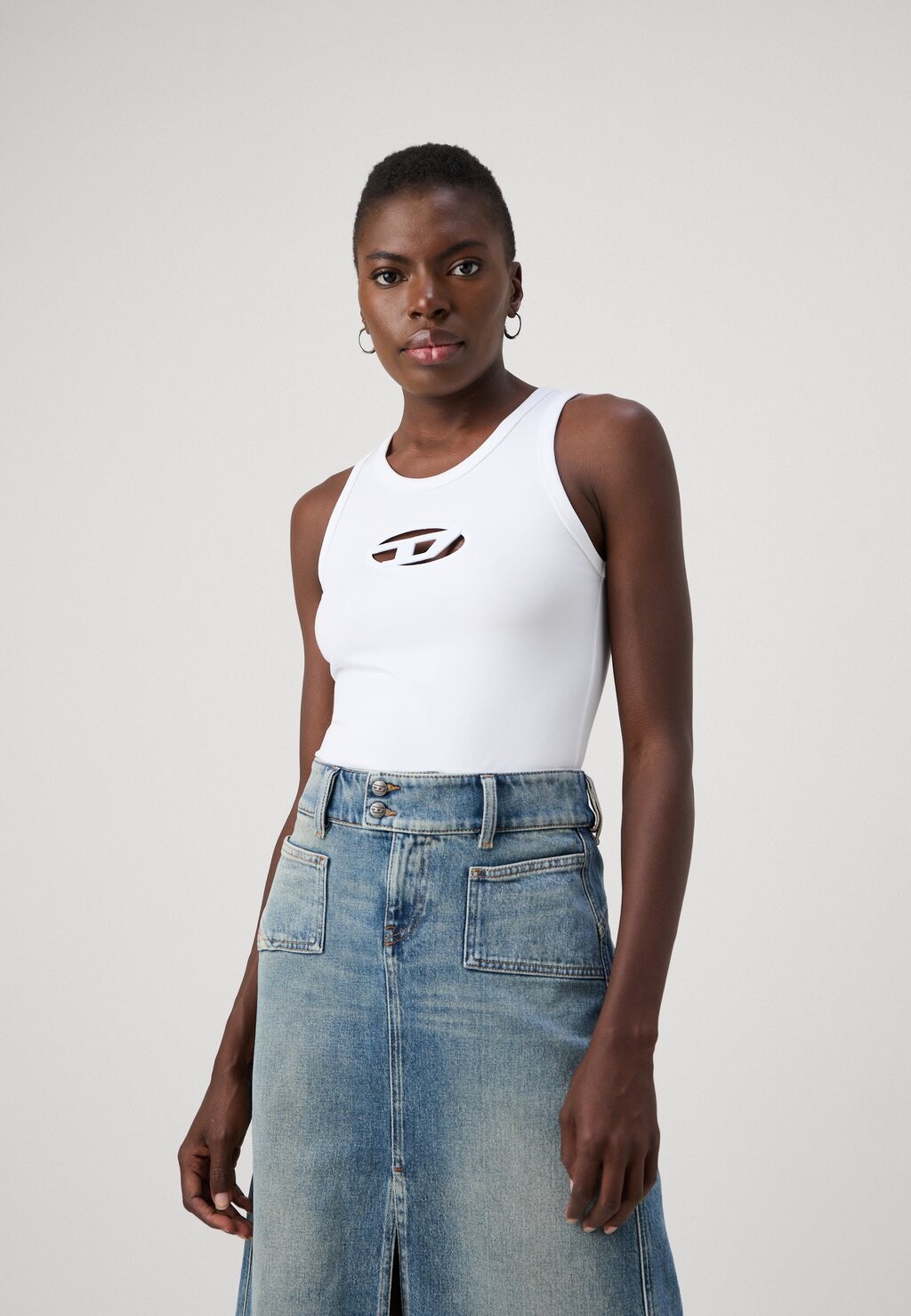 Топ T-LYNYS-OD Diesel, белый
Топ T-LYNYS-OD Diesel, белый