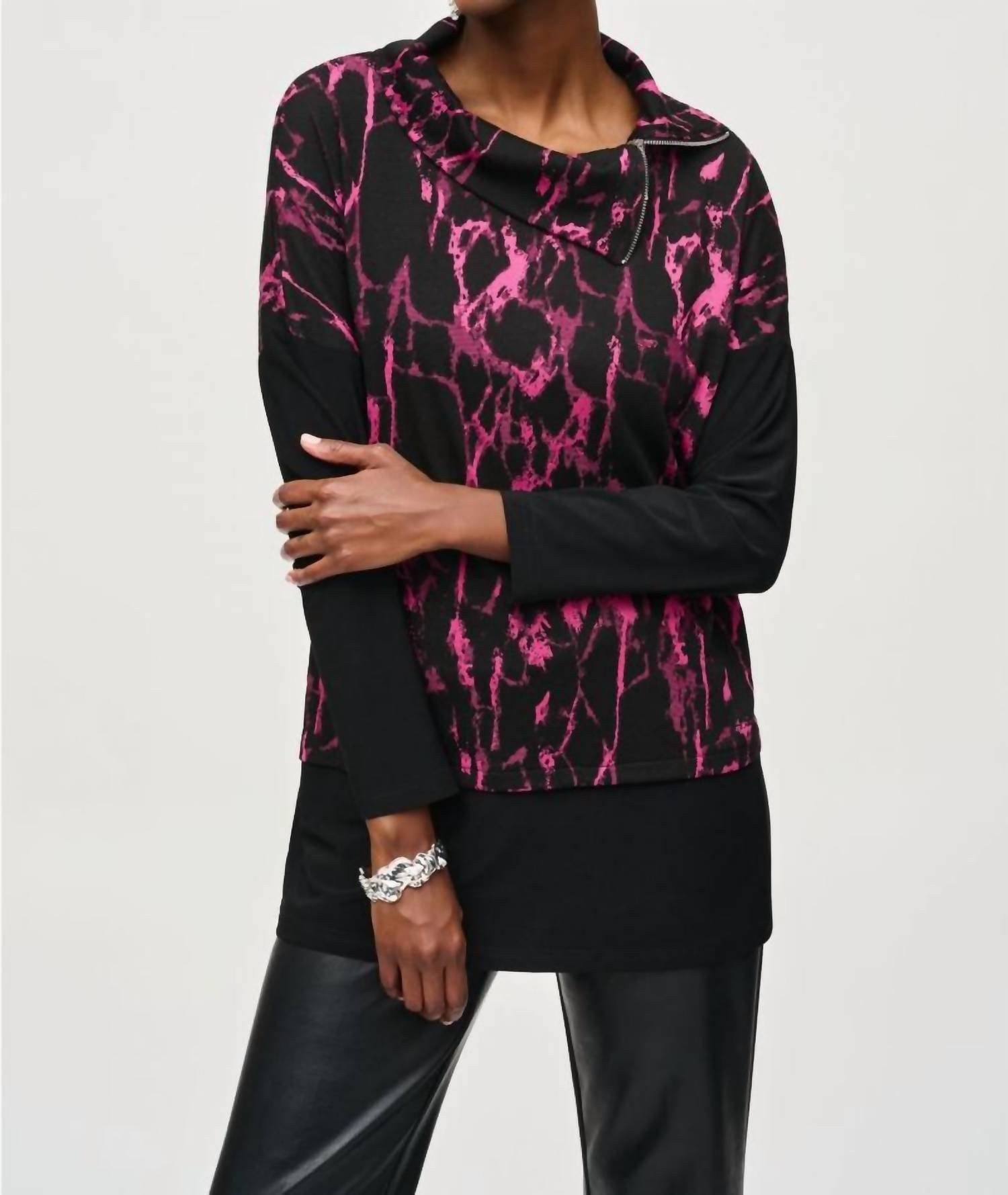 Черный/розовый топ с коробочным силуэтом и воротником-хомут в абстрактном принте Joseph Ribkoff
Черный/розовый топ с коробочным силуэтом и воротником-хомут в абстрактном принте Joseph Ribkoff