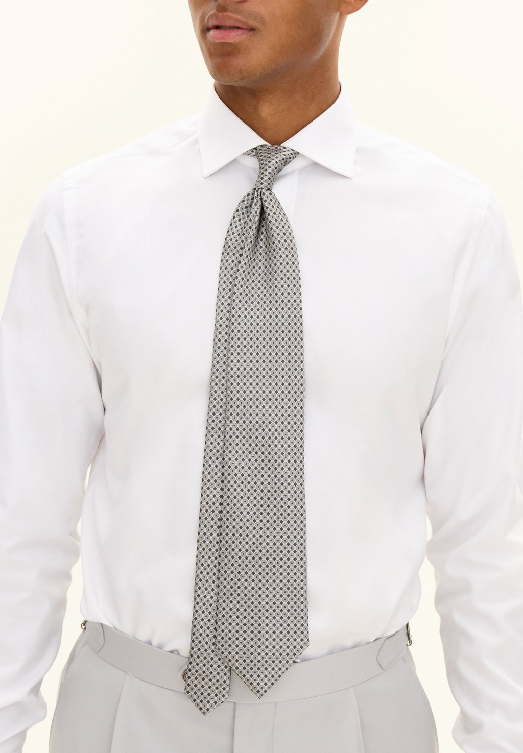 Галстук Oscar Jacobson, серый
Галстук Oscar Jacobson, серый