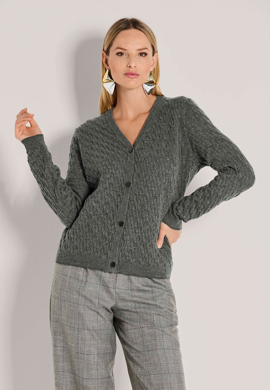 Кардиган MADELEINE Cardigan, Graphite Melange/Mottled Light Grey
Кардиган MADELEINE Cardigan, Graphite Melange/Mottled Light Grey