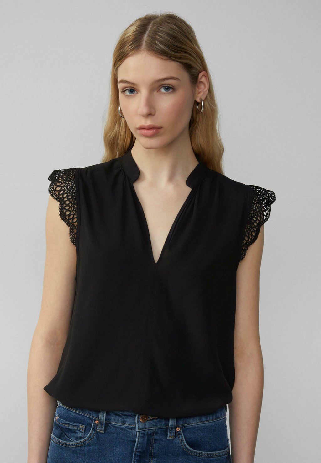 Блуза MIT DETAIL QS, черный
Блуза MIT DETAIL QS, черный