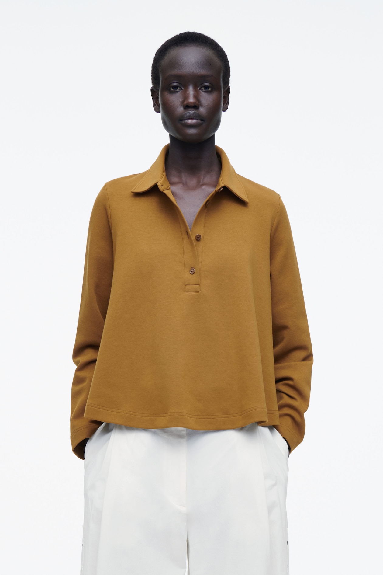 Расклешенная рубашка поло COS, коричневый
Расклешенная рубашка поло COS, коричневый