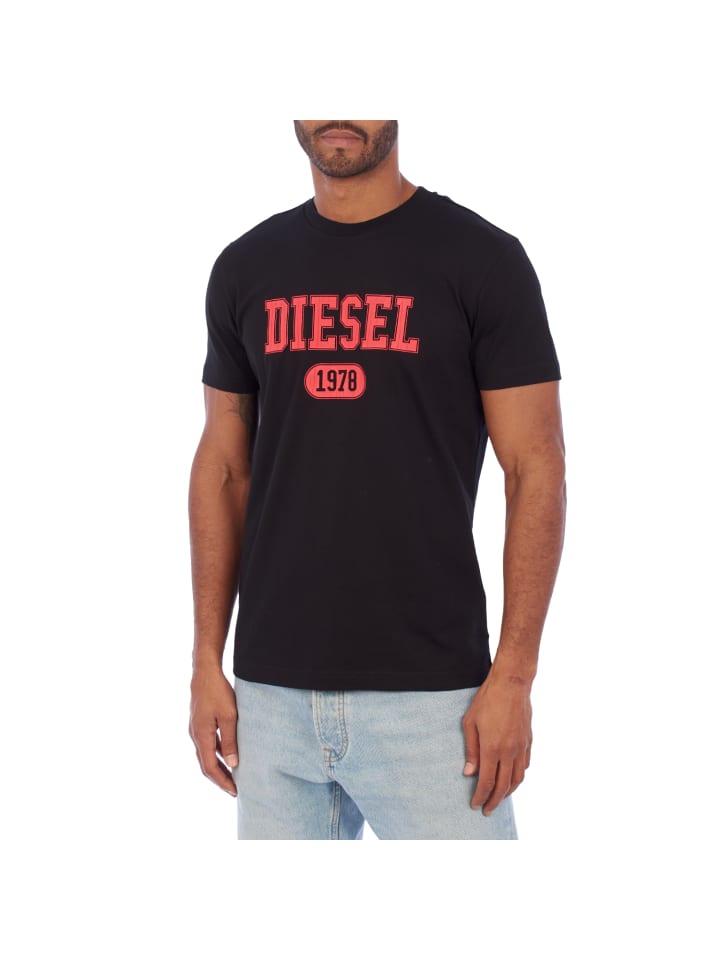 Рубашка черного цвета Diesel
Рубашка черного цвета Diesel